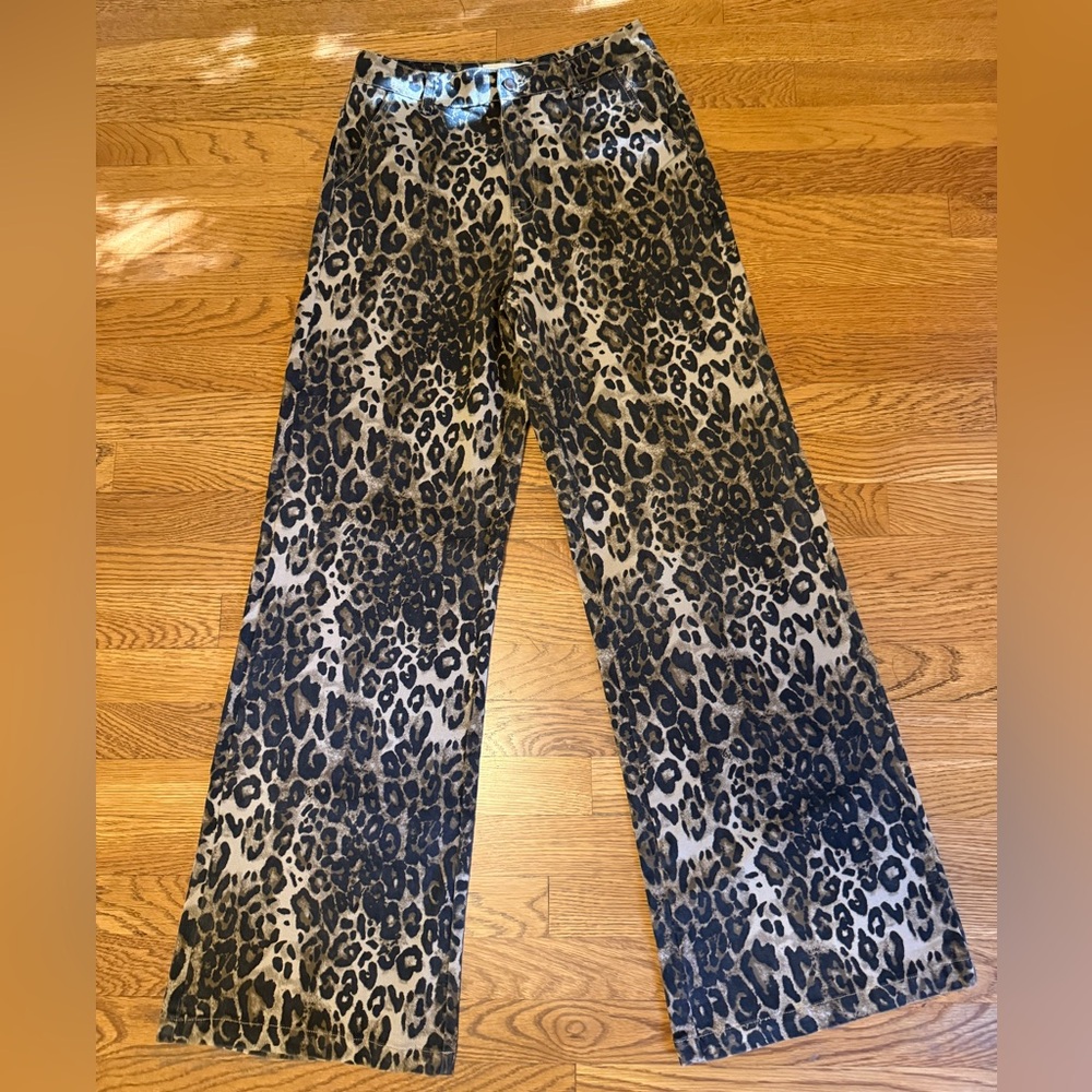 NWT high waist Leopard Print Wide Leg Pants size M - Picture 4 of 14